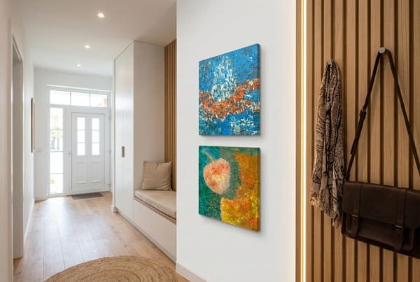 "Nojaus laivas", "Afroditė" – paveikslai koridoriuje.